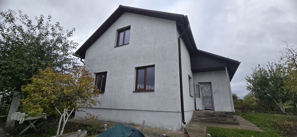 Продам будинок в с. Острійки Київська область. Великий рівний участок