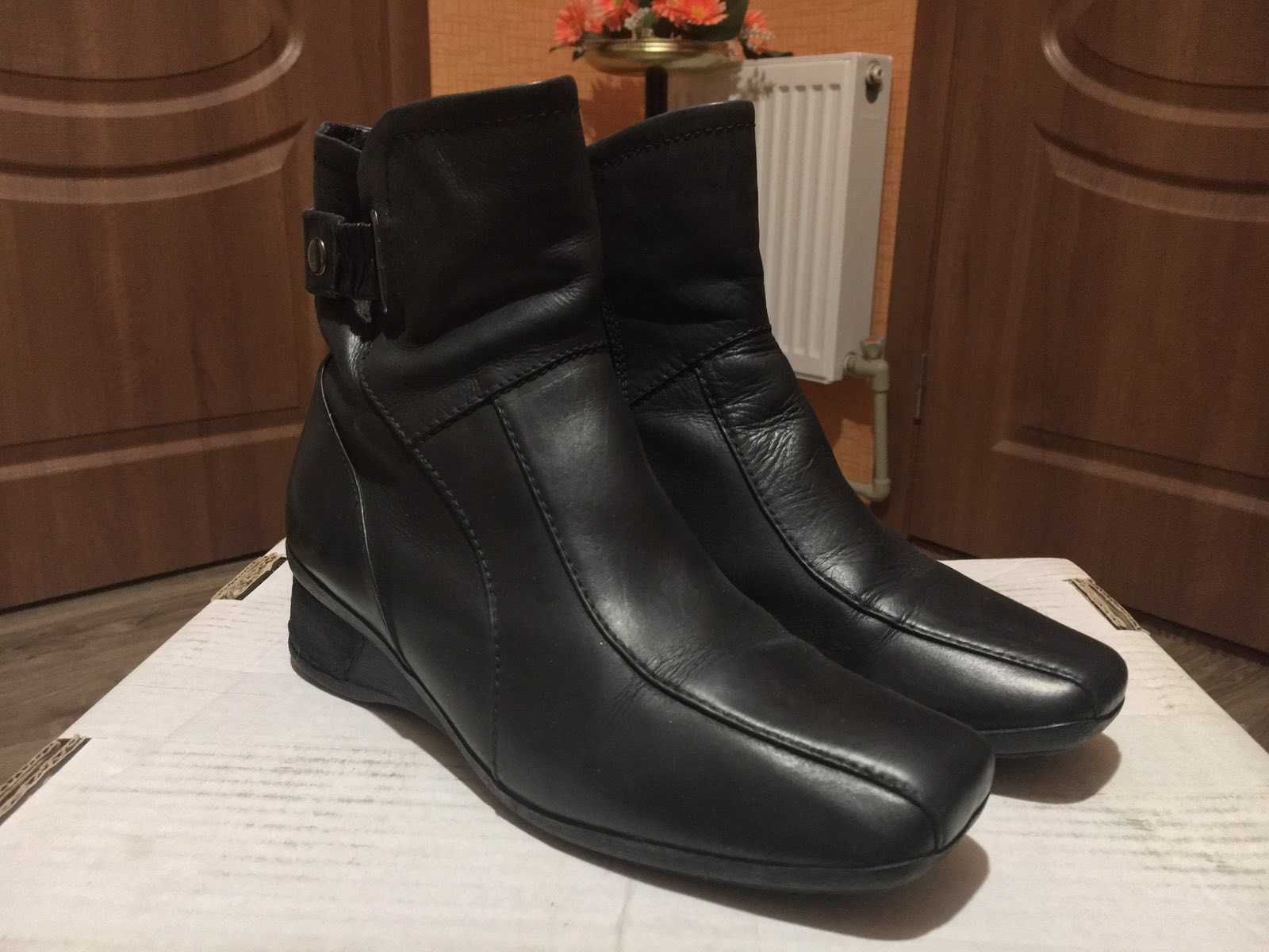 Женские сапоги деми,размер 38. , Clarks