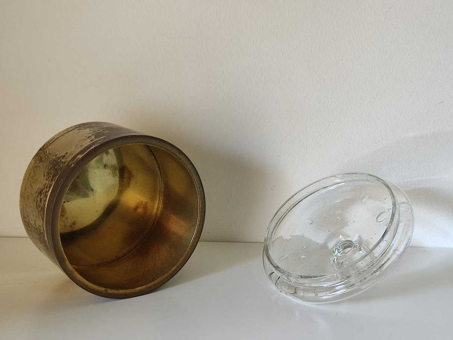 Bomboneira vintage em latão e vidro