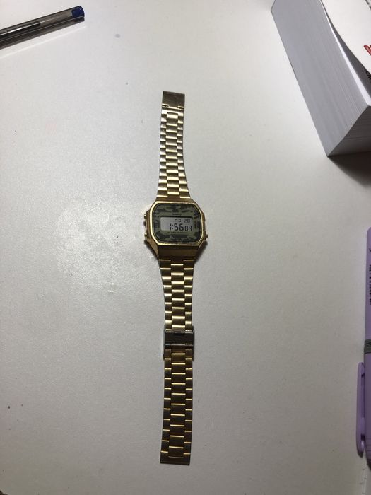 Relógio CASIO vintage aço dourado