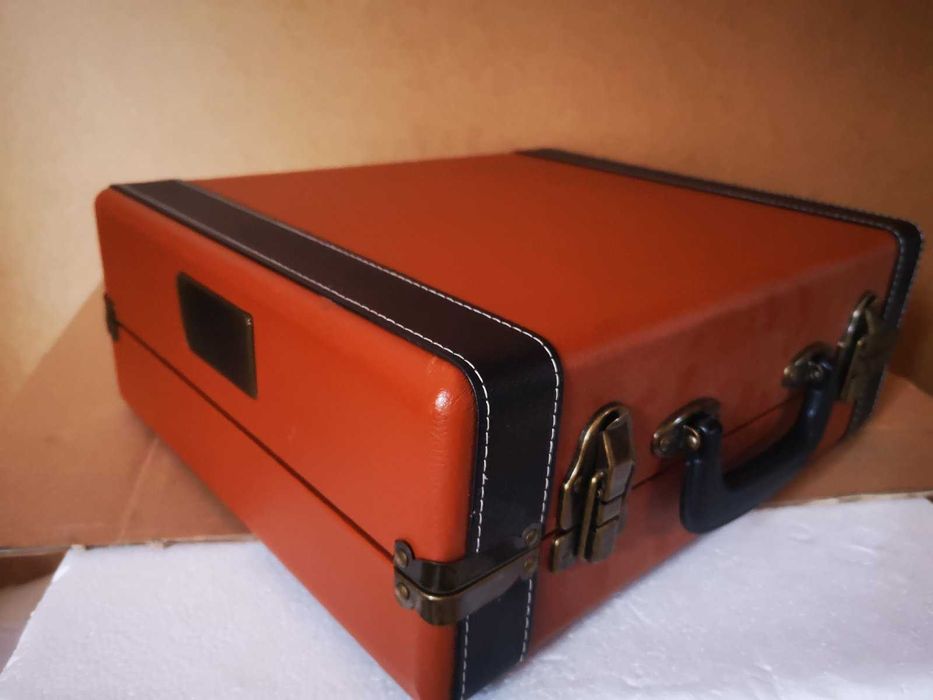 Проигрыватель виниловых пластинок чемоданчик грамофон Peggy Sue auna