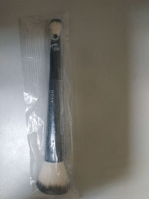 AVON dwustronny pędzel do makijażu