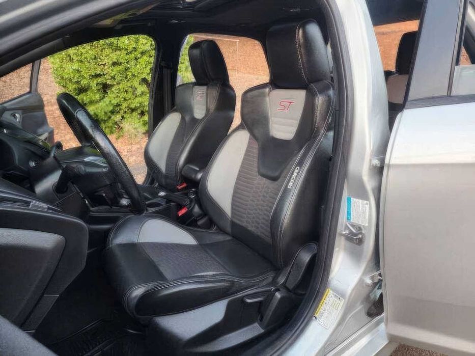 Ford Focus ST      2014