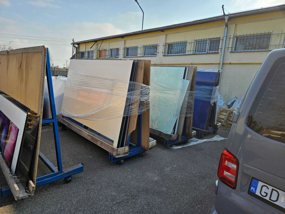 Syndyk sprzeda pakiet materiałów stolarskich (10% wartości)