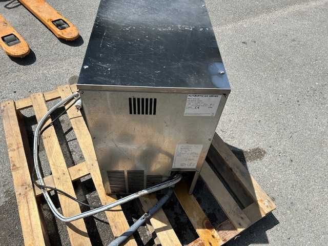 Máquina de gelo usada