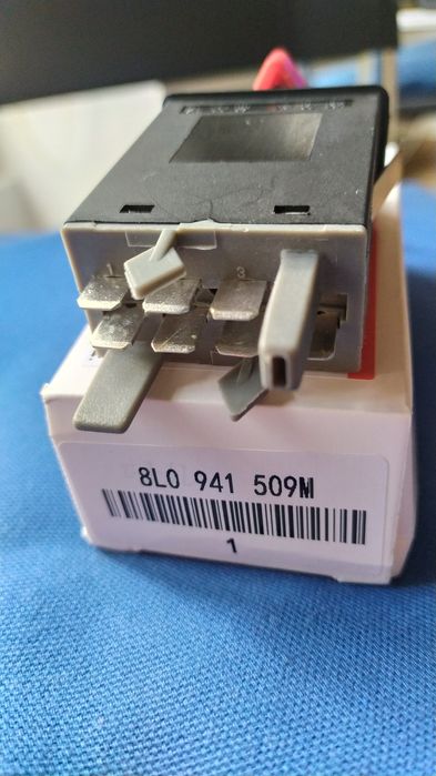 Relay dos piscas e emergência Audi A3