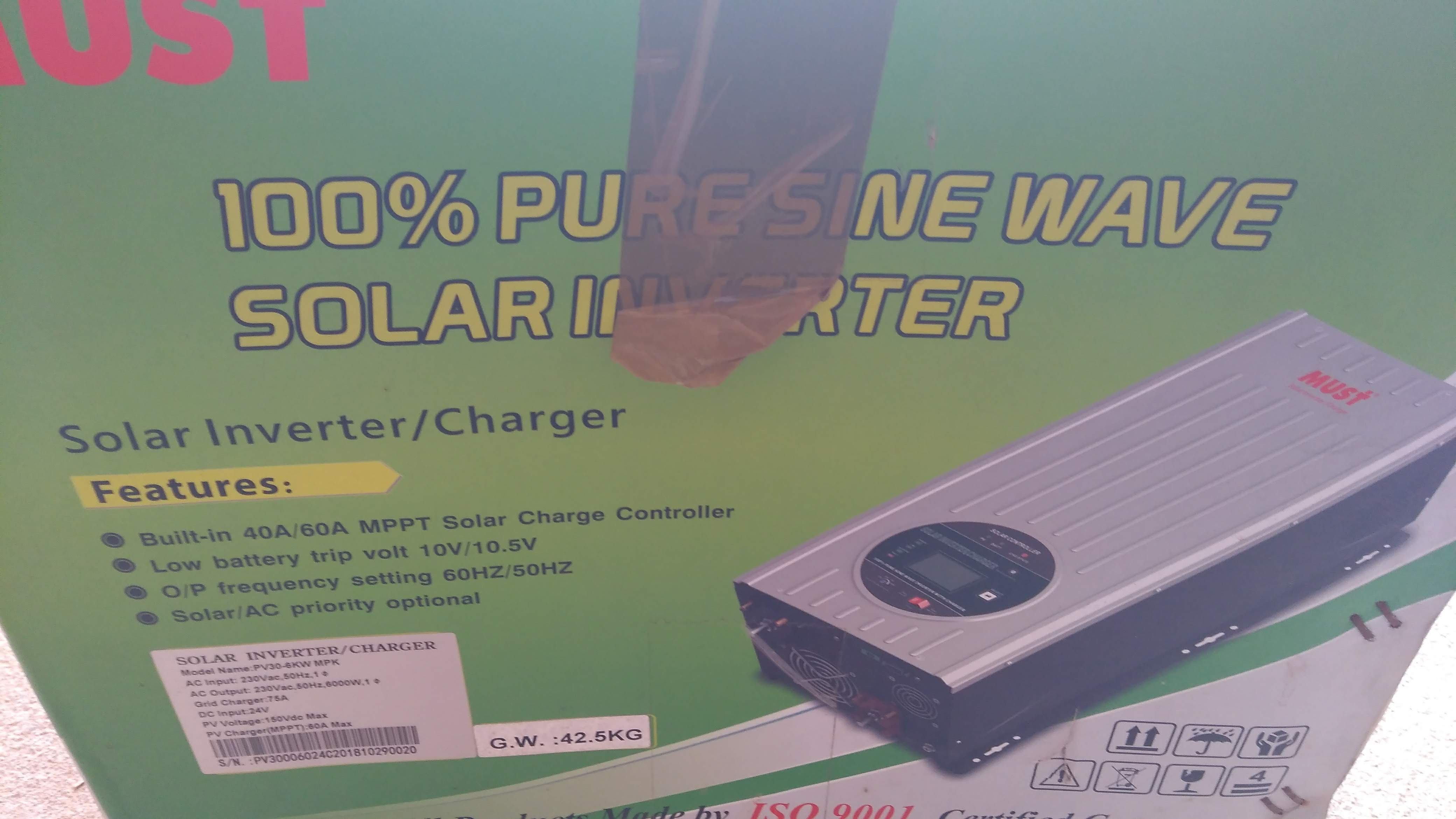 Inversor onda pura, controlador e carregador de baterias 6000W