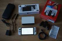 Konsola Nintendo Switch OLED, stan idealny, bogaty zestaw, akcesoria