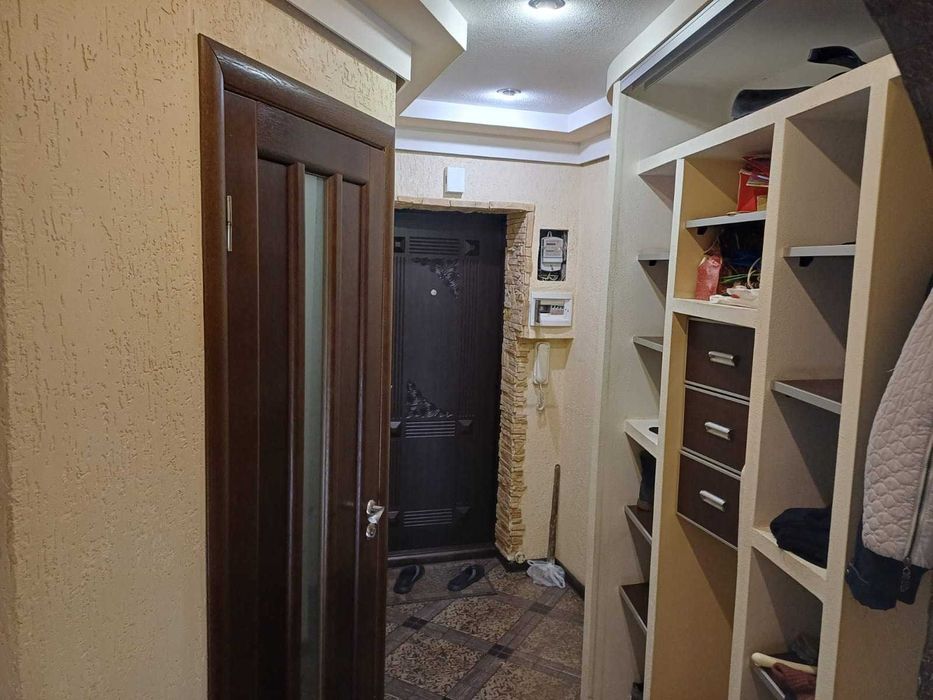 Продам 2-х комнатную квартиру в центре Павло-Кичкаса.