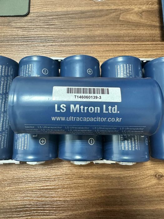 Конденсатор іоністер супер конденсатосуперконденсато р 3000F 2.7V