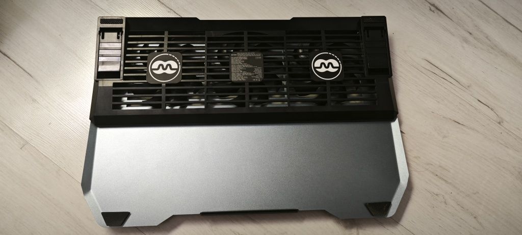 Podkładka chłodząca pod laptop 17.3 RGB WYDAJNA BDB STAN