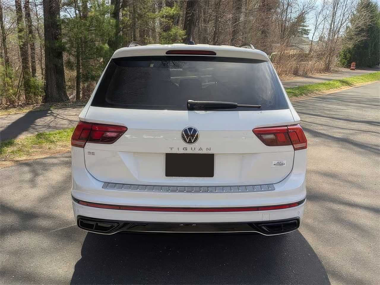 2023 Volkswagen Tiguan SE R-Line Black