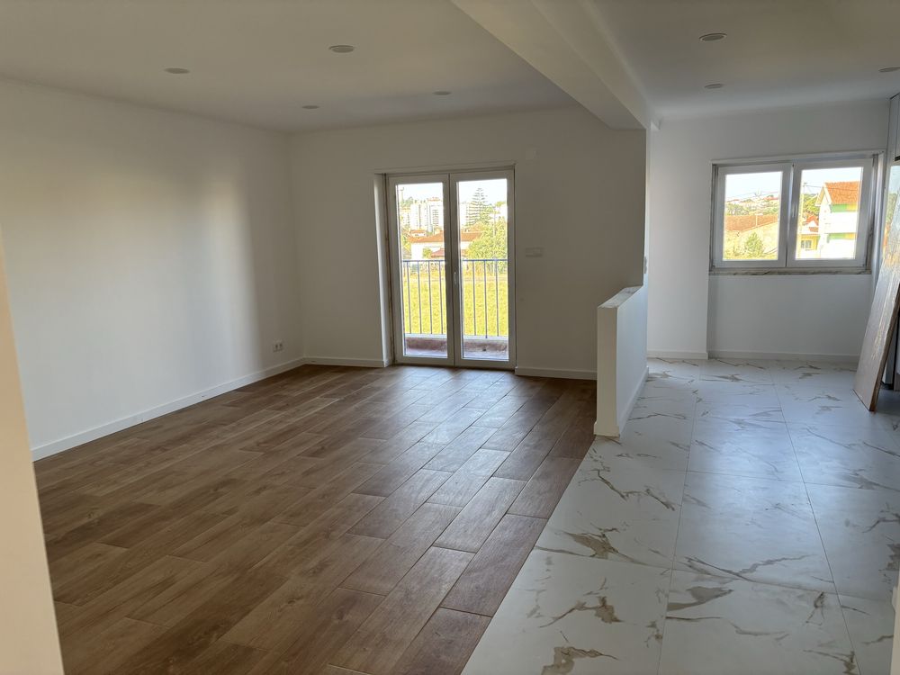 Apartamento T2 totalmente recuperado em Casais de Mem-Martins