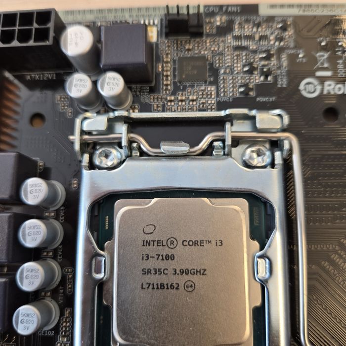Plyta ASRock H110M-dvs + i3-7100 pamięć + 8GB ddr4