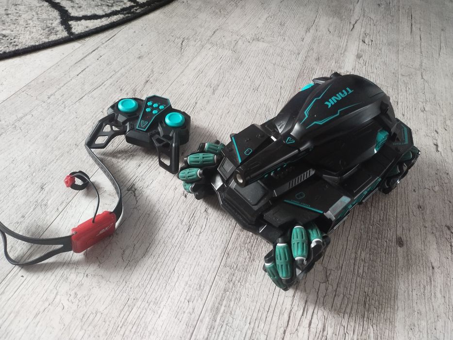 Sterowany czołg na kulki