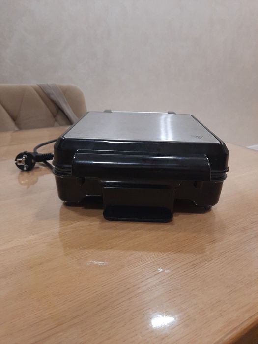 Електро вафельниця