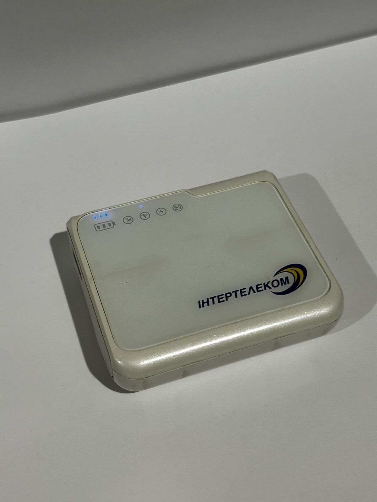 Wi-Fi роутер 3G модем & Power Bank Avenor V-RE500