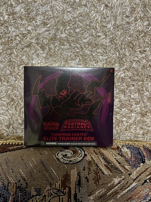 Pokemon center ELITE TRAINER BOX