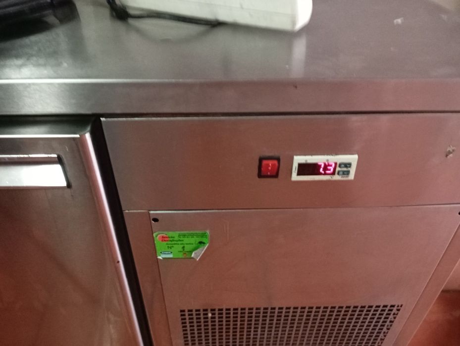 Balcão frigorífico de café