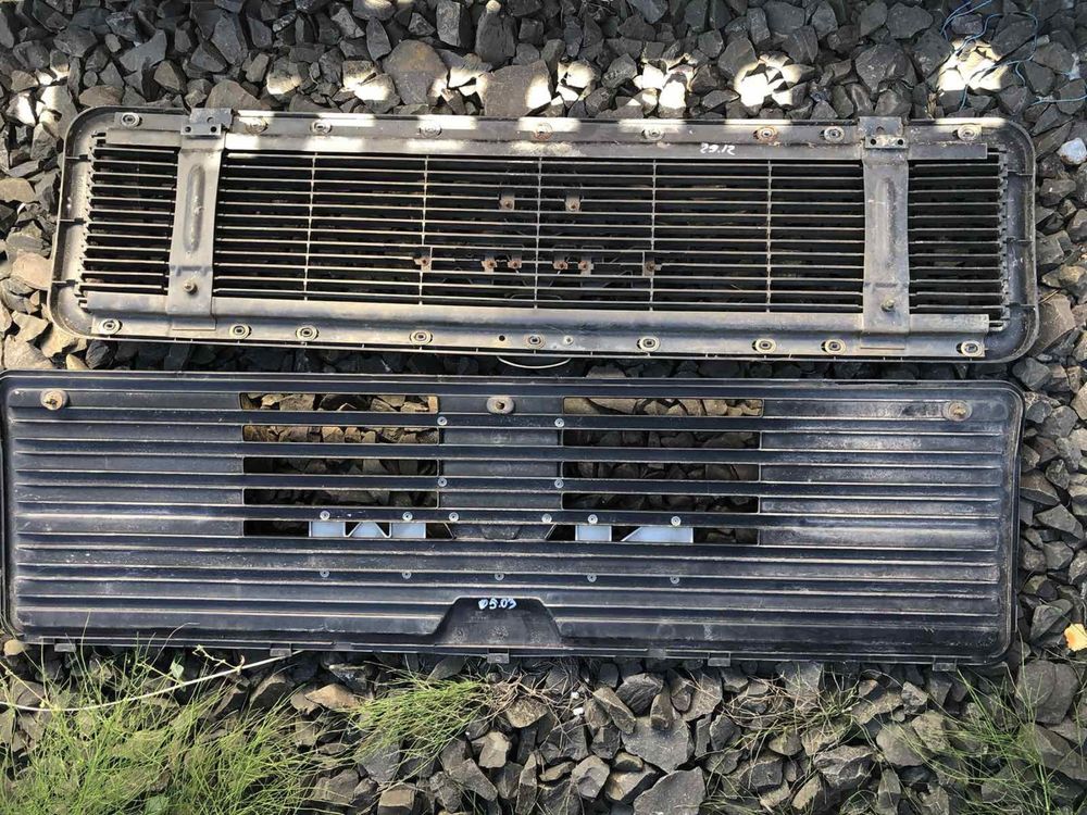 Решітка капота капот Ман Man L2000/M2000 8.153, 81.163, 10,163, 10.224
