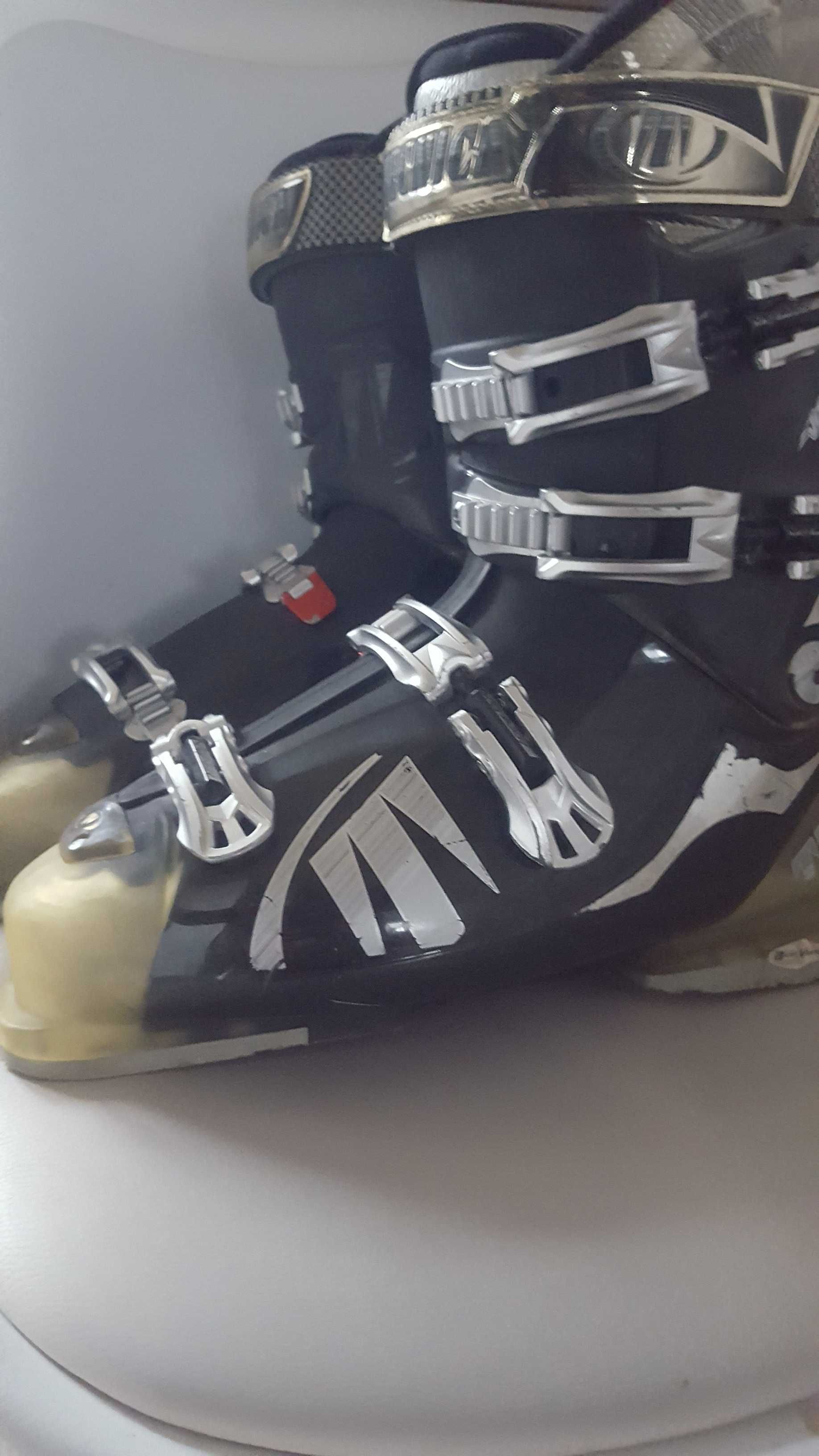 Duże męskie buty narciarskie Technica