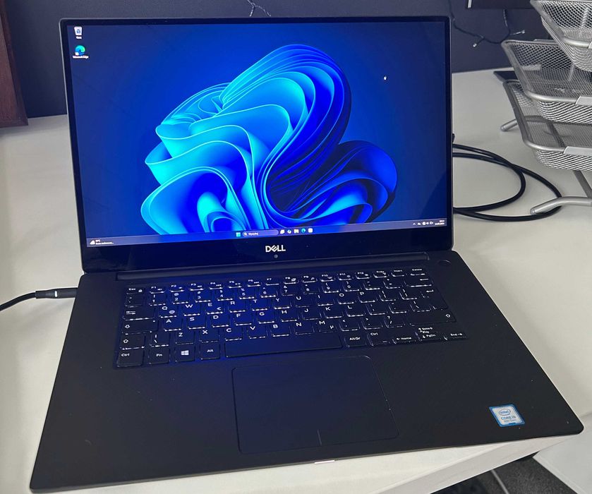 Dell Precision 5530 - i9-8950HK 16GB RAM 512GB SSD 4K P2000 Windows 11