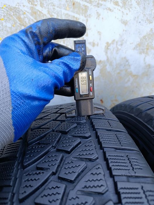 Продам комплект шин зима 215/65-16C Bridgestone Blizzak