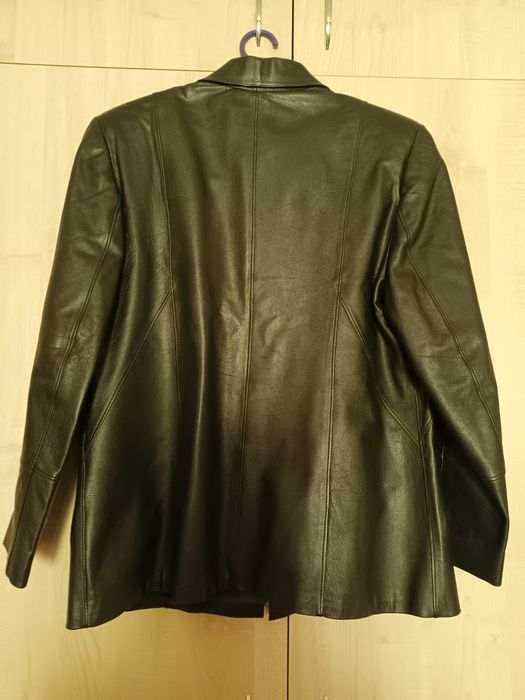 Демисезонная черная куртка из натуральной мягкой кожи р. 46-48 (новая)