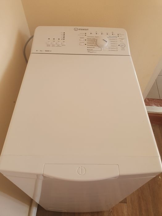Стиральная машина  Indesit вертикальная загрузка