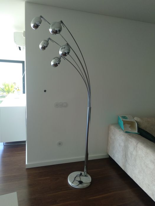 Candeeiro com base de mármore