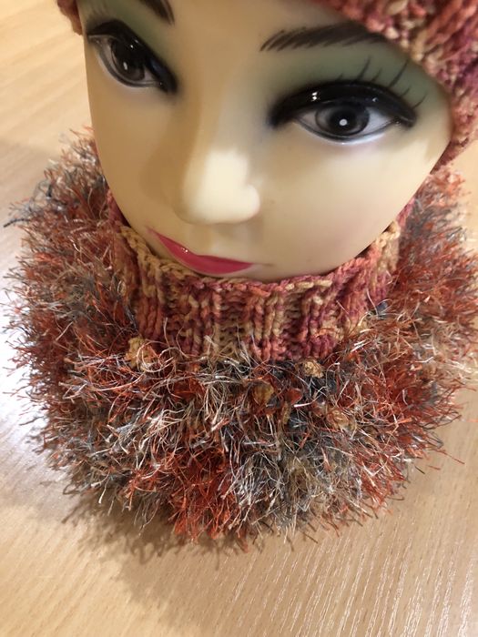 Шапка і горлишко нові