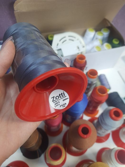 Нитки Бобіни , арміровані нитки, катушки уся палітра.