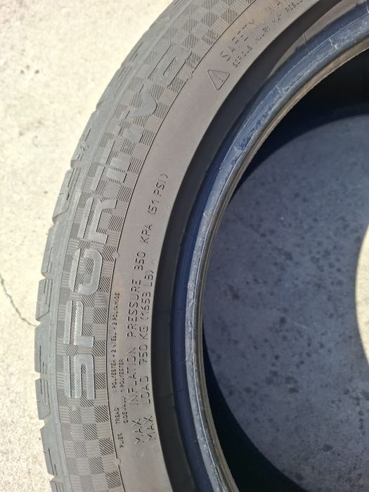 Vendo 2 pneus semi-novos