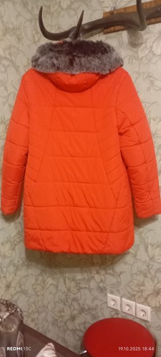 Продам жіночу зимову куртку.