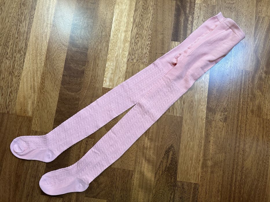 Bawełniane rajstopy w delikatny ażurowy wzorek Reserved