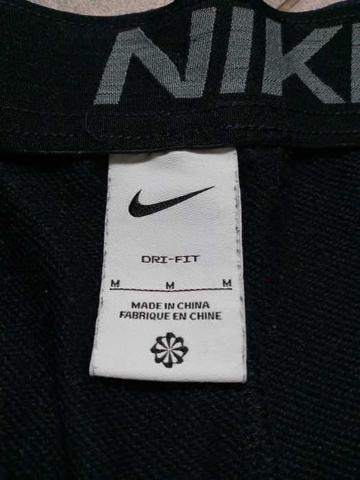 Spodnie dresowe męskie Nike Dri-Fit Taper - M