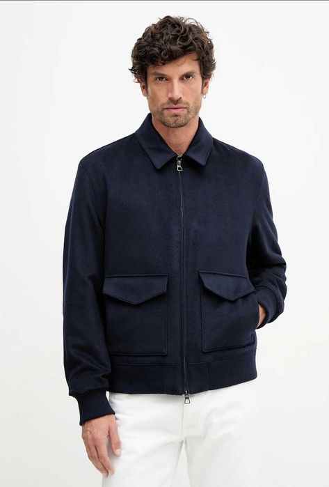 Куртка з колекції ВBOSS. Неутеплена модель виконана з вовняного матері