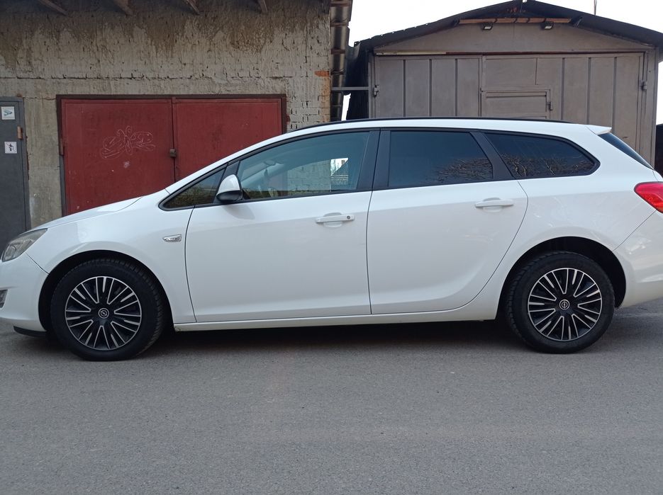 Opel Astra j 2011р. 1.7 Diesel