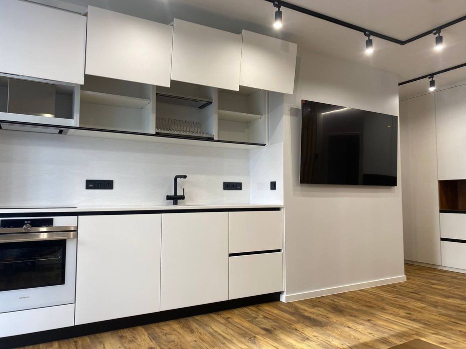 Квартира в Брамі з інвертором,ремонтом+ гараж