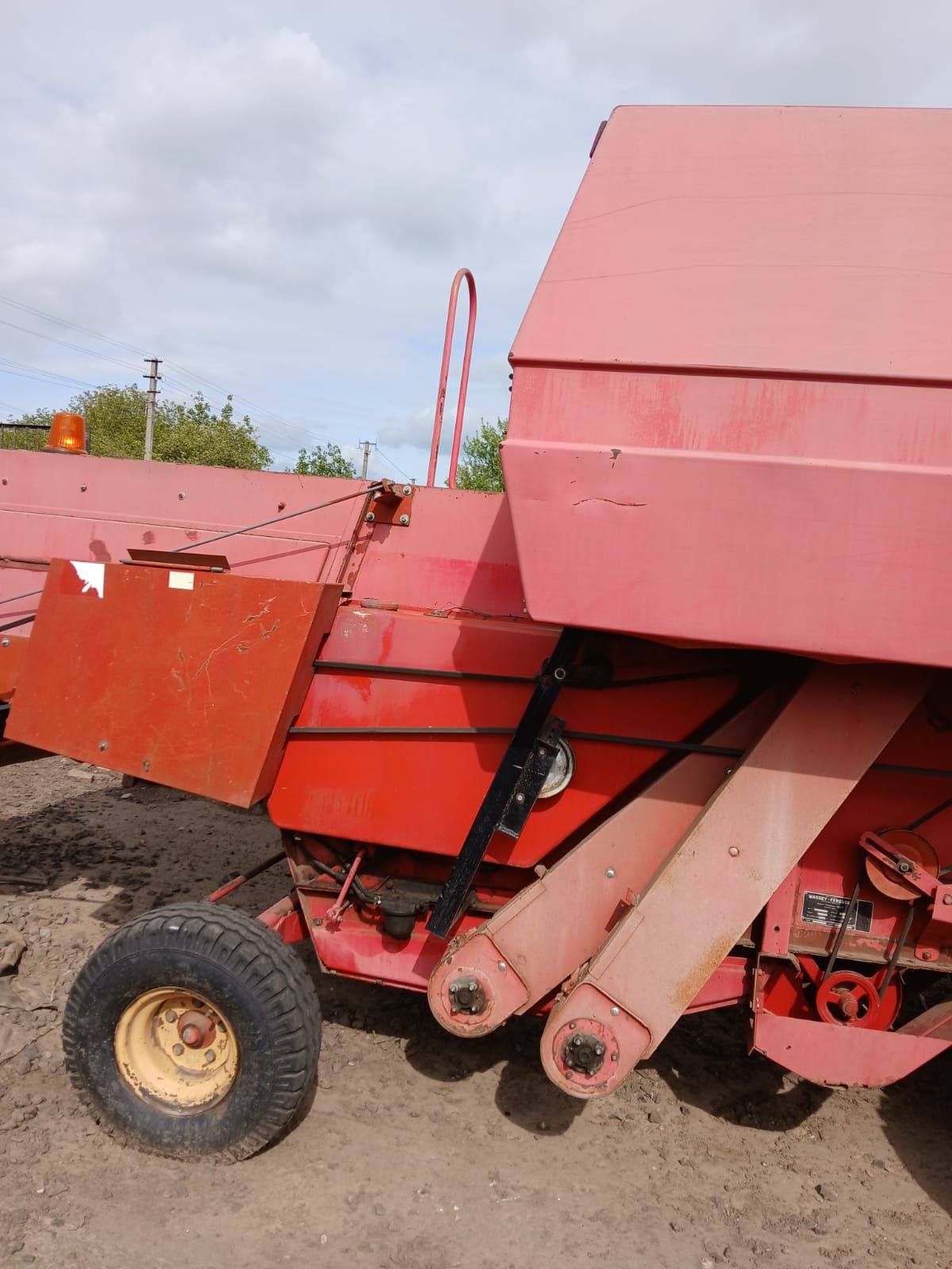 Комбайн massey 187