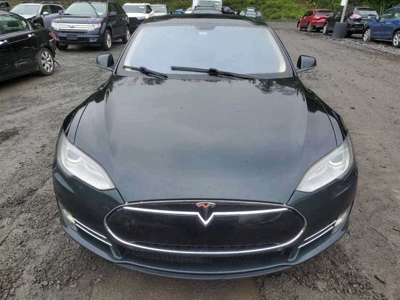 Tesla Model S 2013