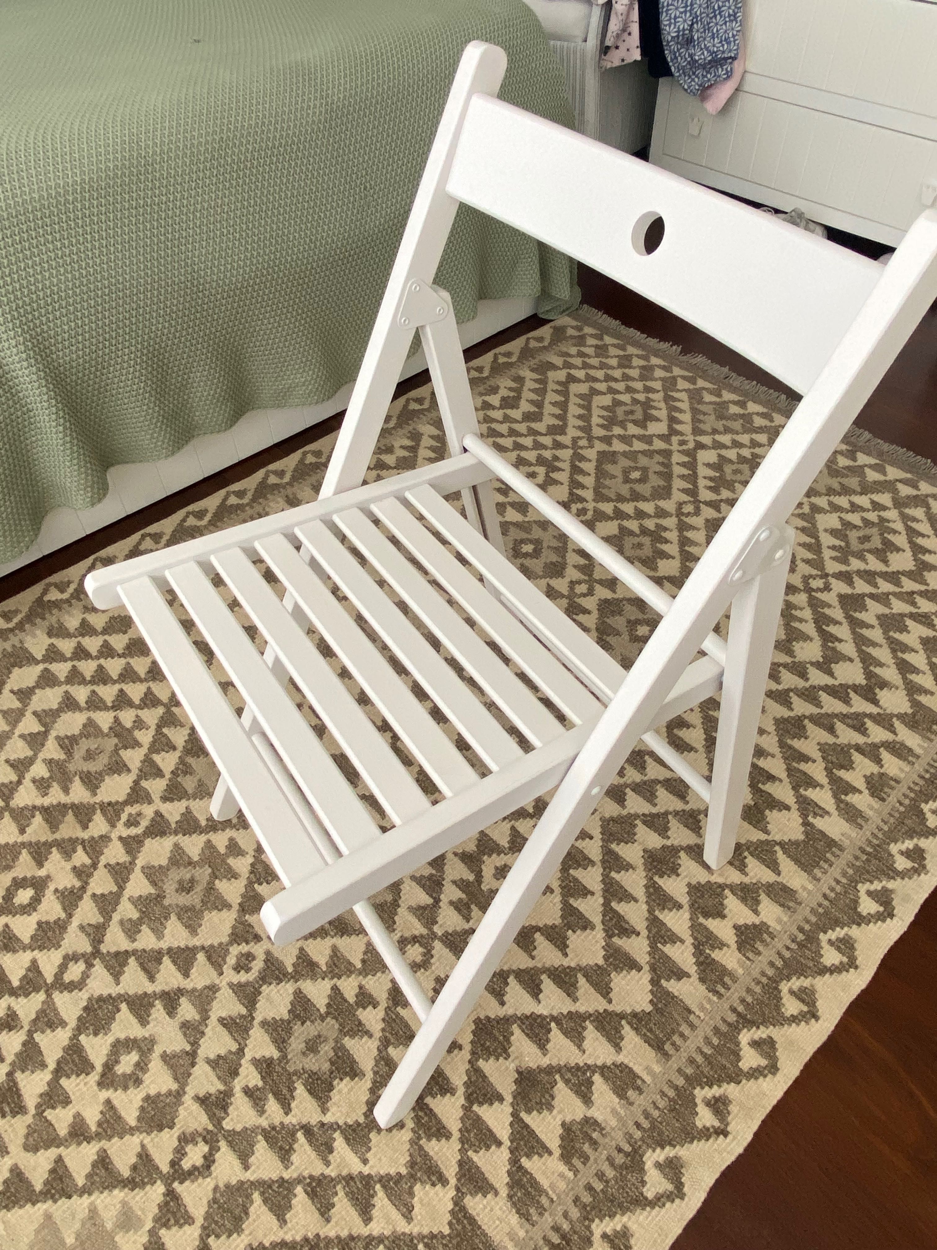 Cadeira ikea branca ripas