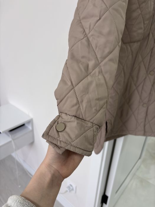 Жіноча осіння куртка