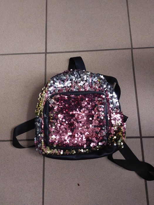 Plecak  Magiczne cekiny 1 komorowy z kieszonkami  i regulowanymi uszam