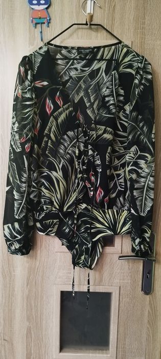 Body z motywem liści boho