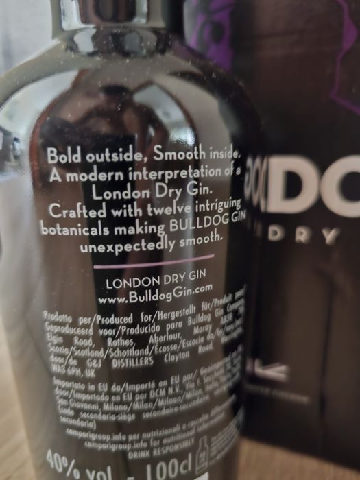 Garrafas gin bulldog