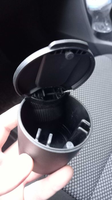 Продам попільничку Skoda