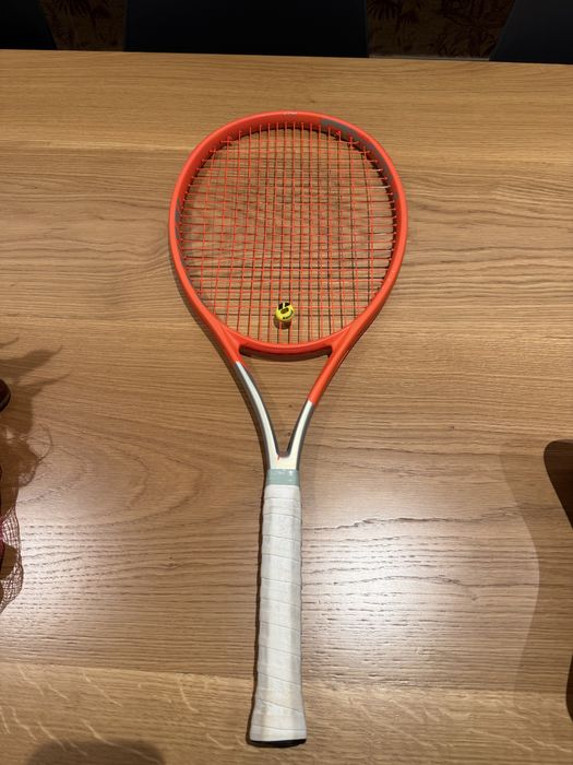 raquete de tenis graphene radical