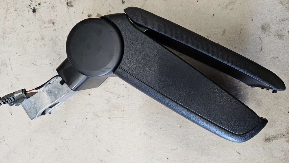 Audi A4 B6 B7  podłokietnik