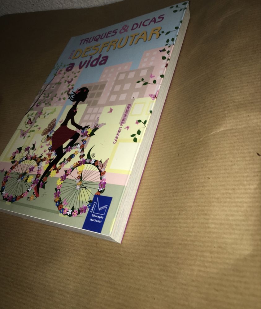 Livro Truques e Dicas para Desfrutar a Vida de Carmen Fernandez